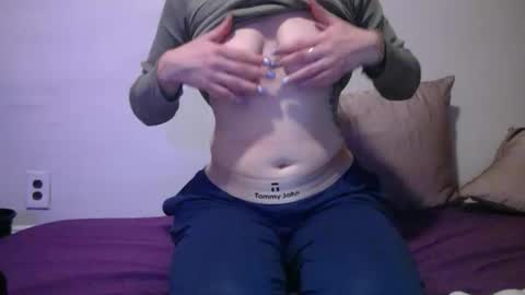 Snapshot of dghyfhjug chatting on 12-10-24, 12:06 Sammie online show from 12-10-24, 12:06