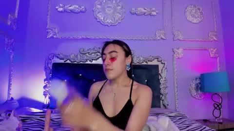 Snapshot of dhaliarosse chatting on 02-07-26, 03:54 Dhalia online show from 02-07-26, 03:54