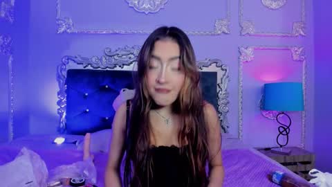 Snapshot of dhaliarosse chatting on 02-18-26, 05:14 Dhalia online show from 02-18-26, 05:14