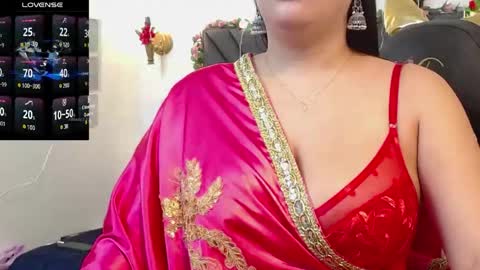 Snapshot of dharanisnisha chatting on 04-14-26, 12:00 dharanisnisha online show from 04-14-26, 12:00