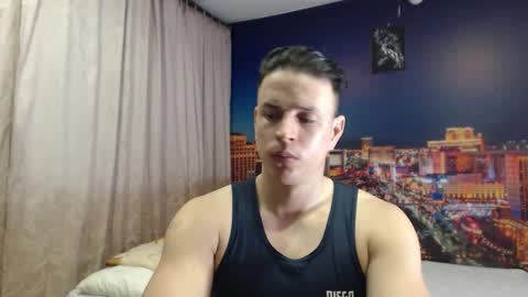 Snapshot of di_alessandro chatting on 12-16-25, 04:06 di_alessandro online show from 12-16-25, 04:06