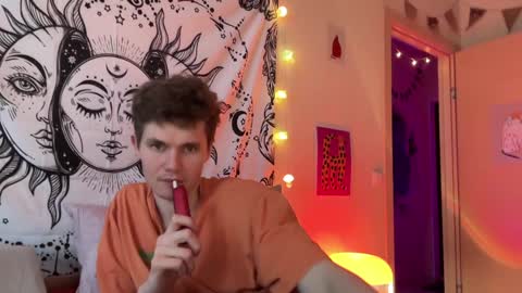 Snapshot of di_n_alex chatting on 12-22-24, 10:17 Di Alex online show from 12-22-24, 10:17