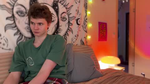 Snapshot of di_n_alex chatting on 01-03-25, 01:25 Di Alex online show from 01-03-25, 01:25