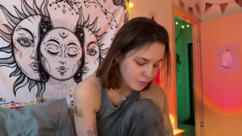 Snapshot of di_n_alex chatting on 01-12-25, 01:05 Di Alex online show from 01-12-25, 01:05