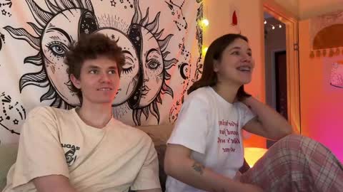 Snapshot of di_n_alex chatting on 01-26-25, 01:58 Di Alex online show from 01-26-25, 01:58