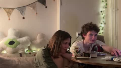 Snapshot of di_n_alex chatting on 01-31-25, 04:27 Di Alex online show from 01-31-25, 04:27