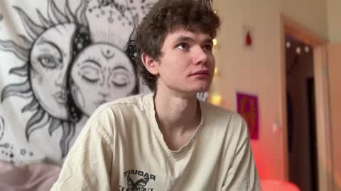 Snapshot of di_n_alex chatting on 02-01-25, 10:48 Di Alex online show from 02-01-25, 10:48