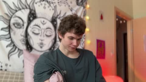 Snapshot of di_n_alex chatting on 02-02-25, 10:13 Di Alex online show from 02-02-25, 10:13