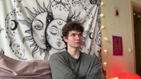 Snapshot of di_n_alex chatting on 02-07-25, 10:40 Di Alex online show from 02-07-25, 10:40