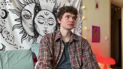 Snapshot of di_n_alex chatting on 02-16-25, 10:54 Di Alex online show from 02-16-25, 10:54