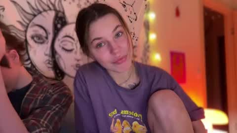 Snapshot of di_n_alex chatting on 02-16-25, 05:04 Di Alex online show from 02-16-25, 05:04