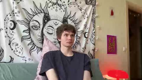 Snapshot of di_n_alex chatting on 02-19-25, 10:34 Di Alex online show from 02-19-25, 10:34