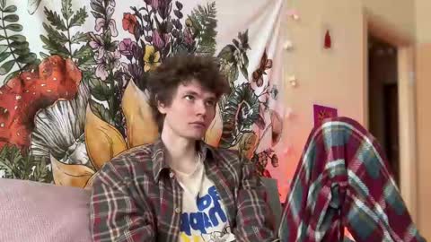 Snapshot of di_n_alex chatting on 03-01-25, 11:06 Di Alex online show from 03-01-25, 11:06