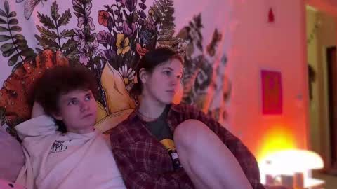 Snapshot of di_n_alex chatting on 03-05-25, 04:35 Di Alex online show from 03-05-25, 04:35