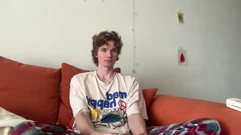 Snapshot of di_n_alex chatting on 09-18-25, 09:11 Di Alex online show from 09-18-25, 09:11