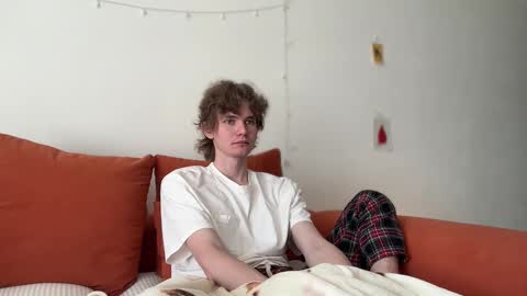 Snapshot of di_n_alex chatting on 09-26-25, 08:51 Di Alex online show from 09-26-25, 08:51