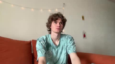 Snapshot of di_n_alex chatting on 09-28-25, 09:25 Di Alex online show from 09-28-25, 09:25