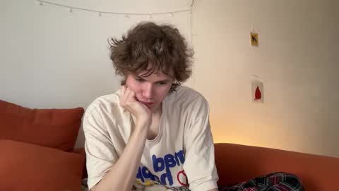 Snapshot of di_n_alex chatting on 10-22-25, 09:09 Di Alex online show from 10-22-25, 09:09