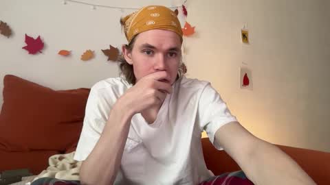 Snapshot of di_n_alex chatting on 11-05-25, 08:58 Di Alex online show from 11-05-25, 08:58