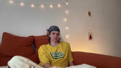 Snapshot of di_n_alex chatting on 11-30-25, 09:57 Di Alex online show from 11-30-25, 09:57