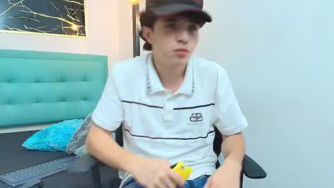   online show from 10-22-25, 08:30