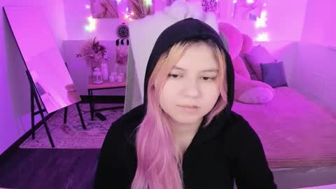 Dia online show from 03-08-26, 07:39