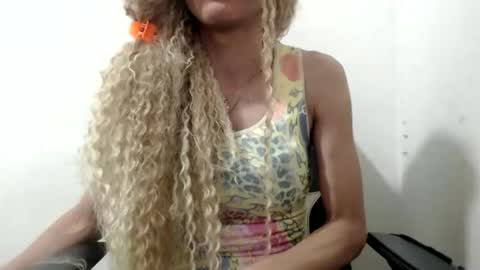 diabla_sexy22cm online show from 11-12-25, 08:26