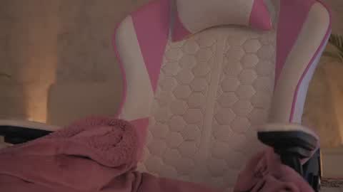 Snapshot of diamond_ava_ chatting on 06-12-26, 09:30 Thea online show from 06-12-26, 09:30