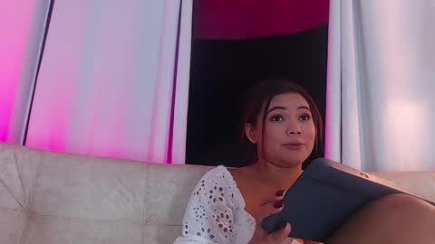 Snapshot of diamond_canela chatting on 02-23-25, 10:39 diamond_canela online show from 02-23-25, 10:39