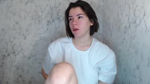 Snapshot of diamond_is chatting on 12-22-25, 07:16 diamond is online show from 12-22-25, 07:16