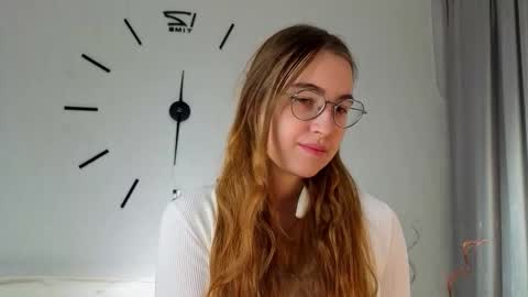 Molly online show from 11-30-25, 06:12