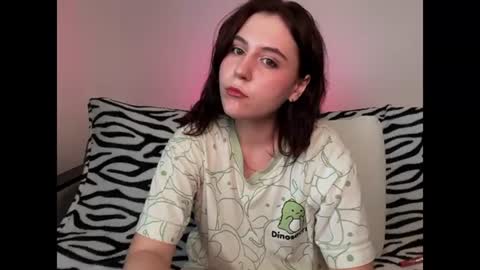 Snapshot of diana_floweri chatting on 06-25-26, 12:09 Diana online show from 06-25-26, 12:09