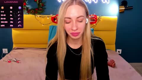Snapshot of diana_garrett chatting on 12-15-24, 12:06 Diana  online show from 12-15-24, 12:06