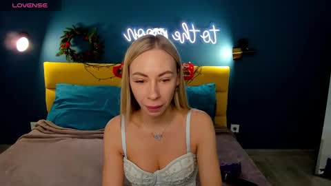 Snapshot of diana_garrett chatting on 12-16-24, 08:52 Diana  online show from 12-16-24, 08:52