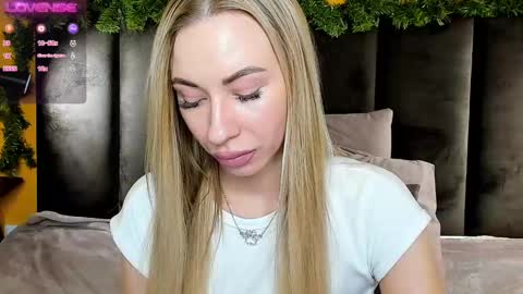 Snapshot of diana_garrett chatting on 01-14-25, 05:08 Diana  online show from 01-14-25, 05:08