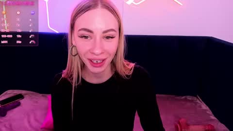 Snapshot of diana_garrett chatting on 02-08-25, 02:49 Diana  online show from 02-08-25, 02:49