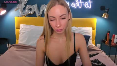 Snapshot of diana_garrett chatting on 03-02-25, 01:36 Diana  online show from 03-02-25, 01:36