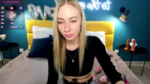 Snapshot of diana_garrett chatting on 03-09-25, 01:35 Diana  online show from 03-09-25, 01:35