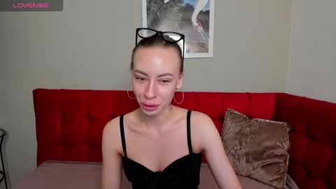 Snapshot of diana_garrett chatting on 09-22-25, 02:02 Diana  online show from 09-22-25, 02:02