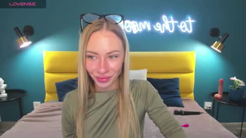 Snapshot of diana_garrett chatting on 10-02-25, 08:32 Diana  online show from 10-02-25, 08:32
