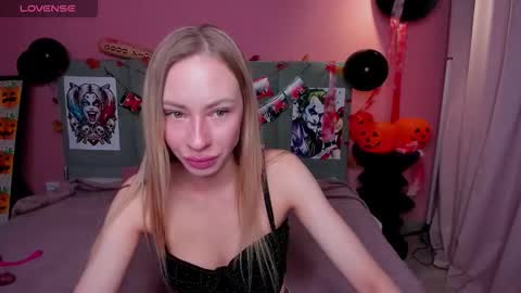 Diana  online show from 10-28-25, 02:37