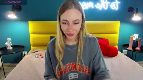 Diana  online show from 03-26-26, 01:44