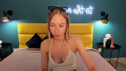 Snapshot of diana_garrett chatting on 07-20-26, 01:42 Diana online show from 07-20-26, 01:42