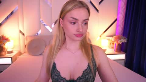 Snapshot of diana_nova chatting on 05-25-26, 06:52 diana_nova online show from 05-25-26, 06:52