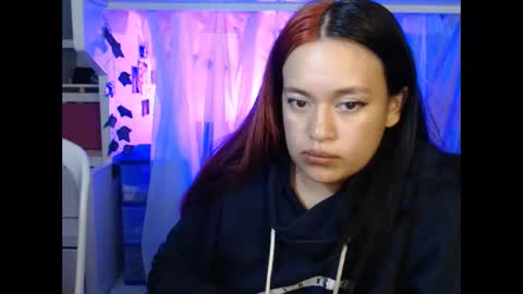 Snapshot of diana_smit_ chatting on 12-16-24, 01:31 diana online show from 12-16-24, 01:31