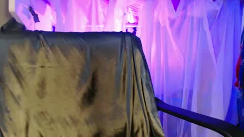 Snapshot of diana_smit_ chatting on 12-16-24, 07:37 diana online show from 12-16-24, 07:37