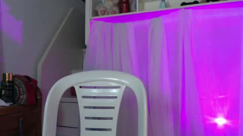 Snapshot of diana_smit_ chatting on 01-05-25, 03:53 diana online show from 01-05-25, 03:53