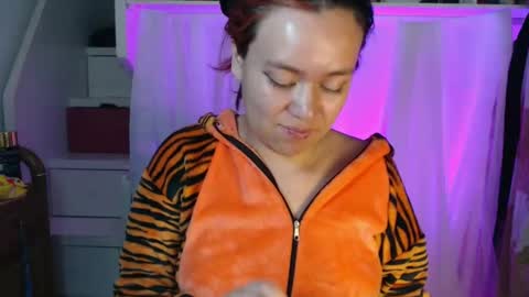 Snapshot of diana_smit_ chatting on 01-05-25, 09:59 diana online show from 01-05-25, 09:59