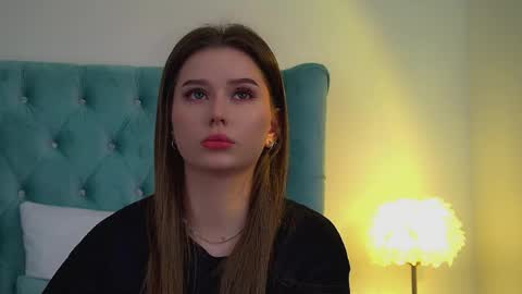 Snapshot of dianabecker chatting on 06-10-26, 06:45 Diana online show from 06-10-26, 06:45