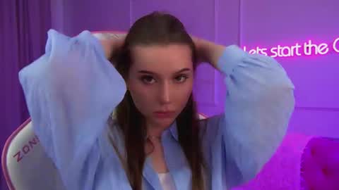 Snapshot of dianabecker chatting on 06-20-26, 06:27 Diana online show from 06-20-26, 06:27